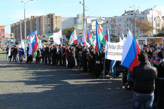 Митинг представителей общественных азербайджанских объединений Москвы в поддержку государственной программы по развитию национальных отношений в РФ. Москва, 2 октября 2012 г. Фото: http://www.fnkaa.ru