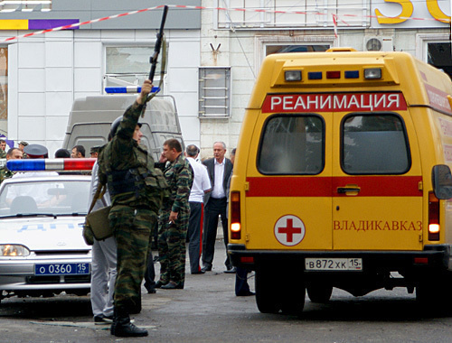 На месте теракта у Центрального рынка Владикавказа, Северная Осетия, 9 сентября 2010 года. Владимир Мукагов для "Кавказского узла"