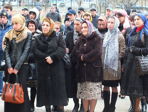 Митинг в поддержку адвоката Мурада Мусаева. Махачкала, 29 ноября 2013 г. Фото Патимат Махмудовой для "Кавказского узла"