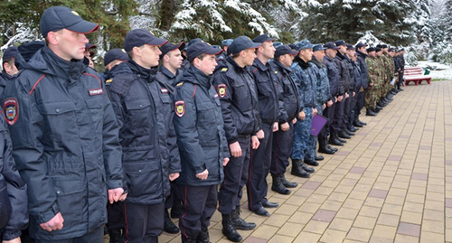 Сотрудники МВД по Кабардино-Балкарской Республике. Фото: http://07.mvd.ru/upload/site11/document_images/0UMRJ7HKoT-800x600.jpg