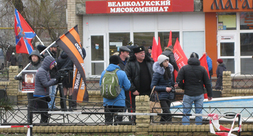 Митинг "НОДа" с требованием обвинительного приговора Надежде Савченко перед зданием Донецкого городского суда, 22 марта 2016 года. Фото Константина Волгина для "Кавказского узла"