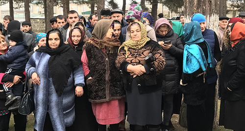 На сход к самурцам приехали так же жители близлежащих сел .Фото Патимат Махмудовой для Кавказского Узла