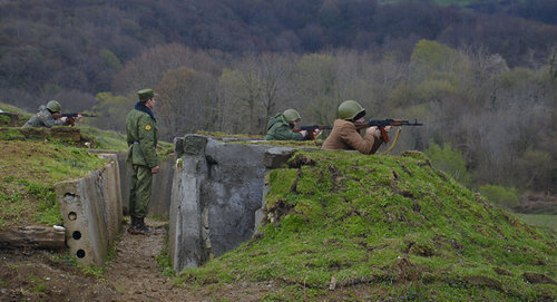 Учения резервистов в Абхазии. Фото © Sputnik. Роберт Джопуа
 http://sputnik-abkhazia.ru/Abkhazia/20170111/1020209894/minoborony-abxazii-stroitelstvo-poligona-v-cebelde-ne-planiruetsya.html