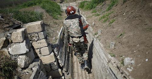 На линии соприкосновения в Нагорном Карабахе. Фото: REUTERS/Staff