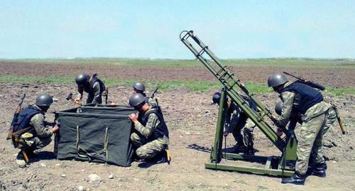 Азербайджанские военные. Апрель 2018 года. Фото с сайта Минобороны Азербайджана. https://mod.gov.az/ru/news/provedeno-sorevnovanie-za-zvanie-luchshego-inzhenerno-sapernogo-otdeleniya-voinskogo-obedineniya-22462.html