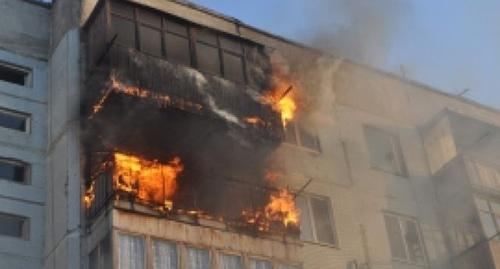 Пожар в многоквартирном доме. Фото: ГУ МЧС России по Ростовской области