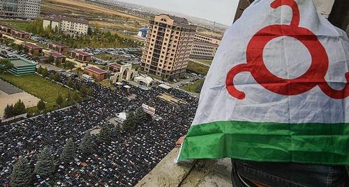 Участники протестов на площади в Магасе, осень 2018 года. Фото предоставлено "Кавказскому узлу" Якубом Гогиевым
