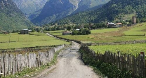 Дорога в общине Мулахи. Фото: А.Мухранов http://travelgeorgia.ru/22/20/2/1300/