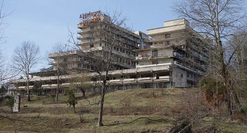 Бывший санаторий "Сакартвело" в Цхалтубо. Грузия. Фото: Daniel-tbs https://commons.wikimedia.org/