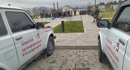 Машины Революционной партии Арцаха участвующие в автопробегах в рамках предвыборной агитации. Фото Алвард Григорян для "Кавказского узла"