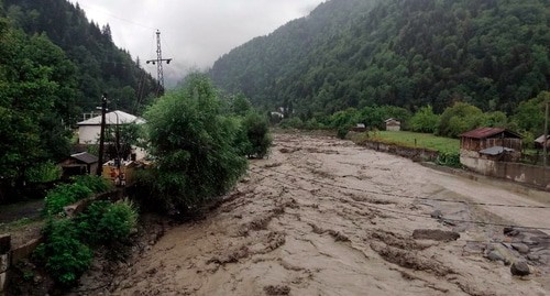 Уровень воды в реке Ласкадура 20.08.20 Кадр видео канала Georgian Public Broadcasterhttps://www.youtube.com/watch?time_continue=1&v=jfSSdDUYMyc&feature=emb_logo