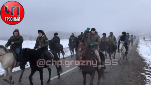 Скриншот видео конного похода к могиле Абдулака Анзорова, https://www.instagram.com/p/CJAHGJpnRra/