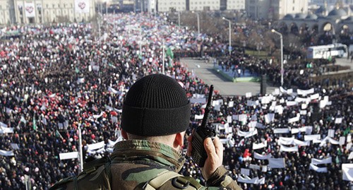 Сотрудник силовых структур. Грозный. Фото: REUTERS/Eduard Korniyenko