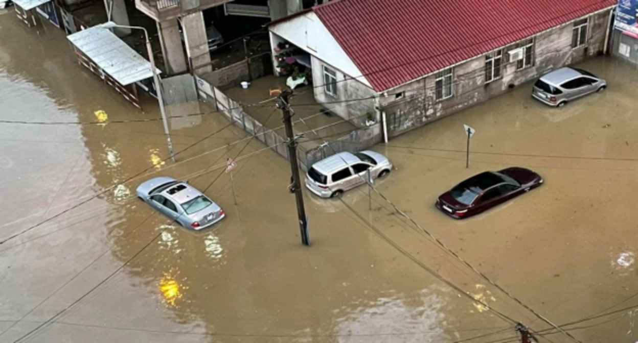 Подтопление в Батуми, фото:  Vesti.az