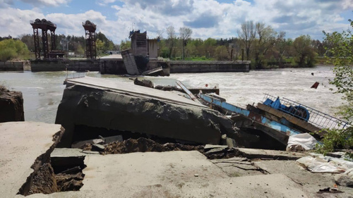 В Абинском районе Краснодарского края обрушение Федоровского гидроузла. 22 авпреля 2022 г. Скриншот видео: Tipichkrasme / T.me