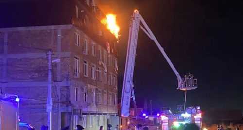 Пожар после взрыва газа в Махачкале, стоп-кадр видео https://t.me/chernovik/59990