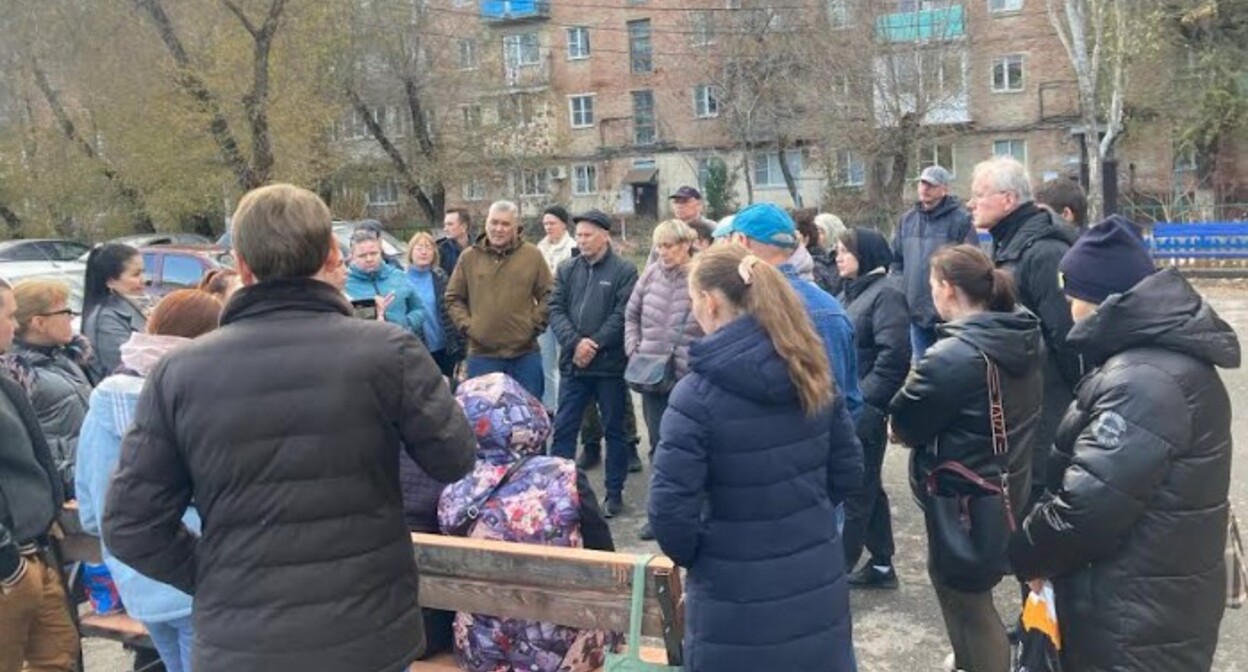 Собрание жильцов обрушившегося дома в Астрахани. 25.11.23. Фото предоставлено "Кавказскому узлу" Олегом Шеиным.