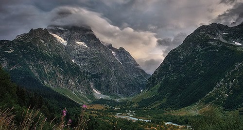 Тебердинский нацпарк. Фото: Drevotochets (Малафеева Елена) https://ru.wikipedia.org/