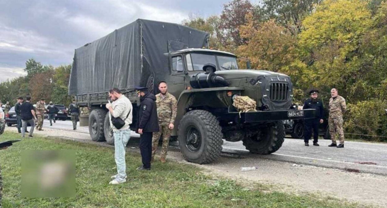 На месте атаки на росгвардейцев в Чечне. Фото: grodno24.com