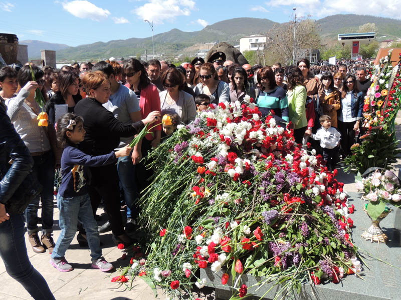 На Мемориальном комплексе. 23.04.2014.