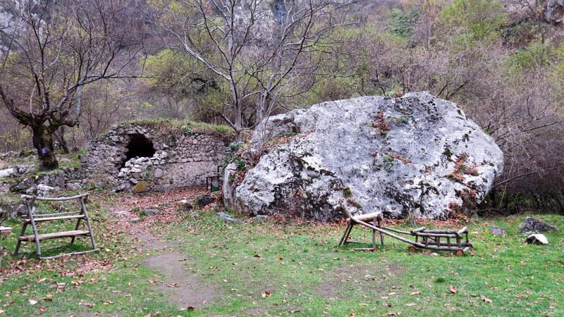 Старинное жилище.